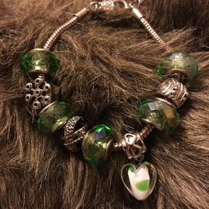 Charmed Feelings green & silver charm bracelet
